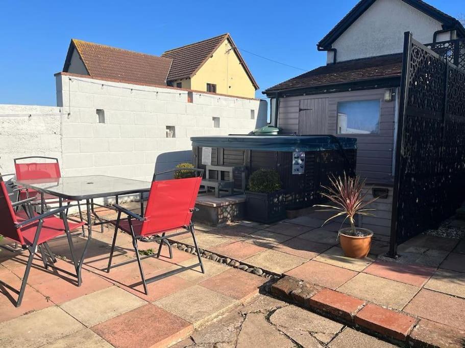 House - Seaview, Hot Tub Blue Anchor