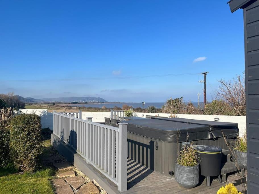 House - Seaview, Hot Tub